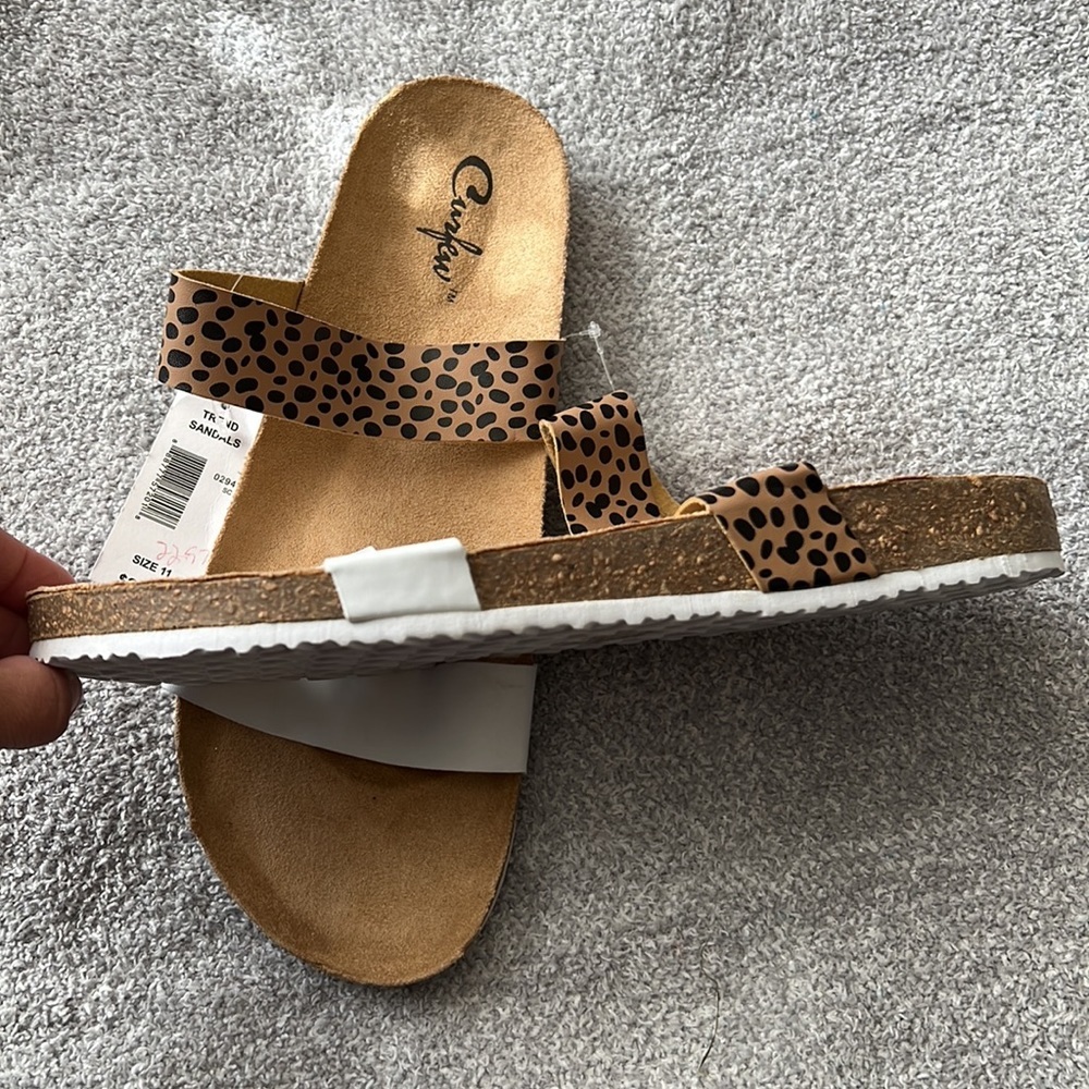 Curfew Sandals - Picture 2 of 6